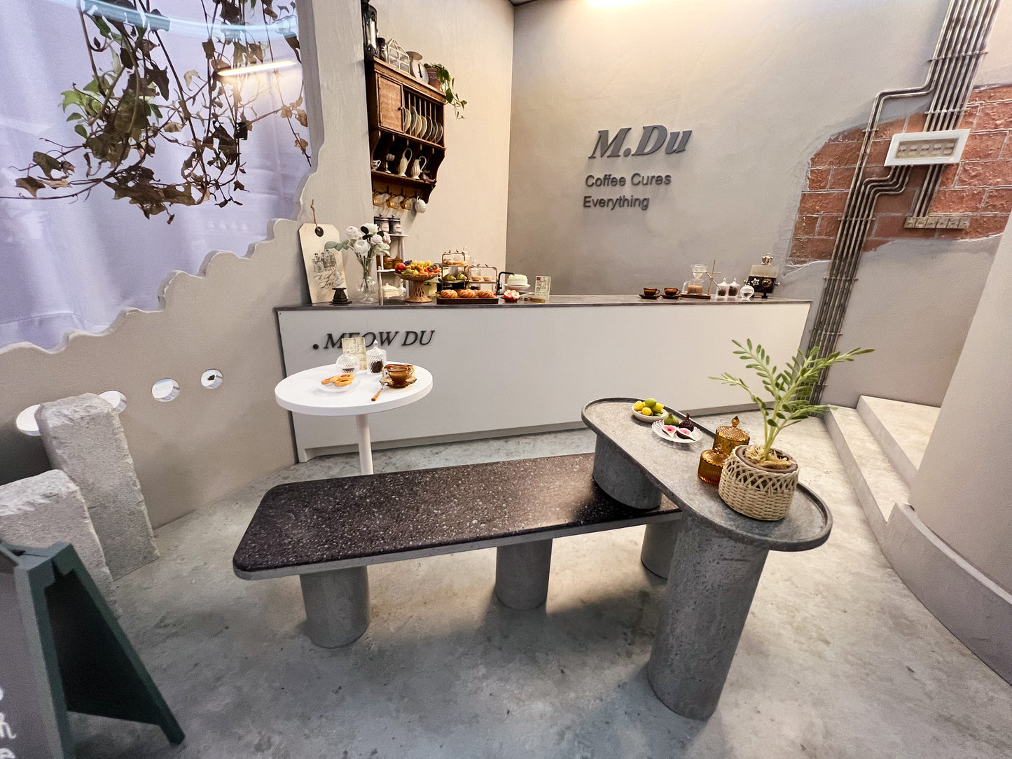 Miniento Customization Industrial-style coffee shop dollhouse