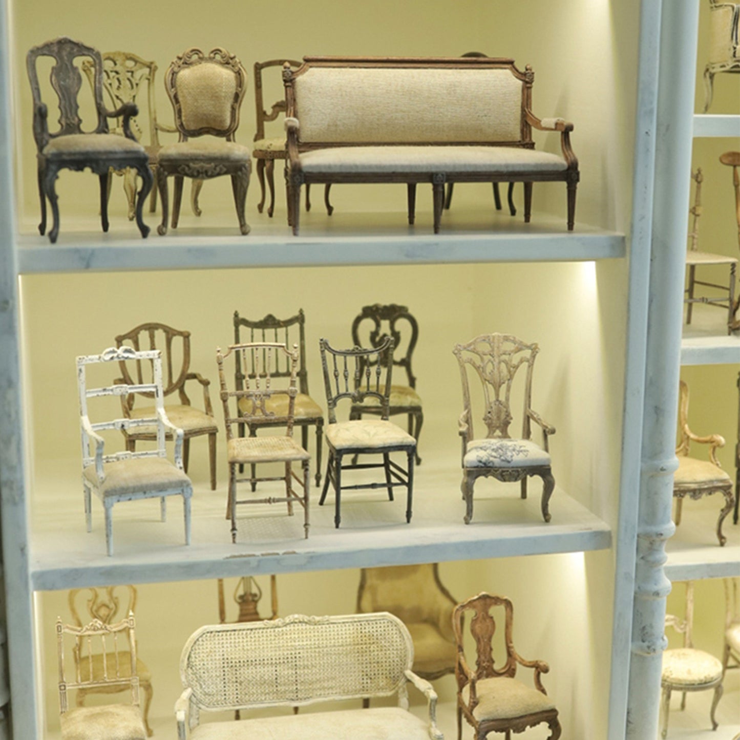 Miniento 1/20 scale small chair Dollhouse Ornaments