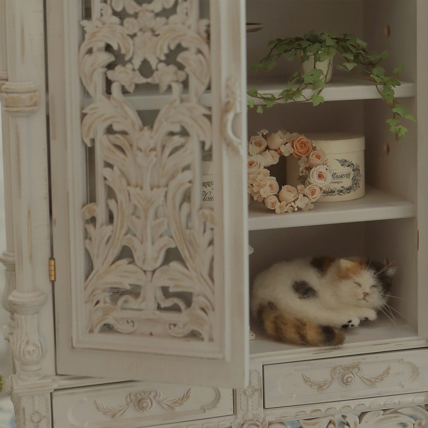 Miniento 1/6 scale scroll pattern cabinet Dollhouse Furnitures