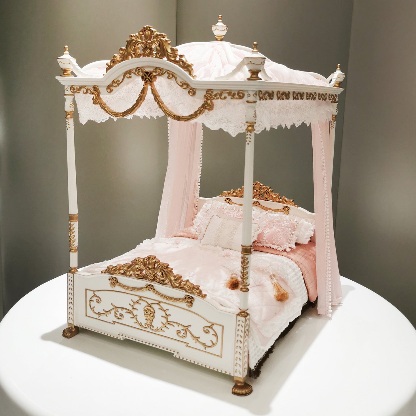 Miniento 1/6 scale pink dream canopy bed Dollhouse Furnitures